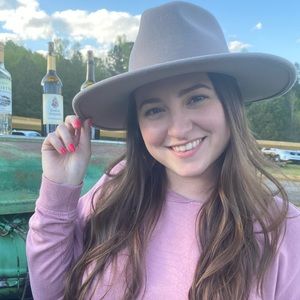 Meet your Posher, Taylor